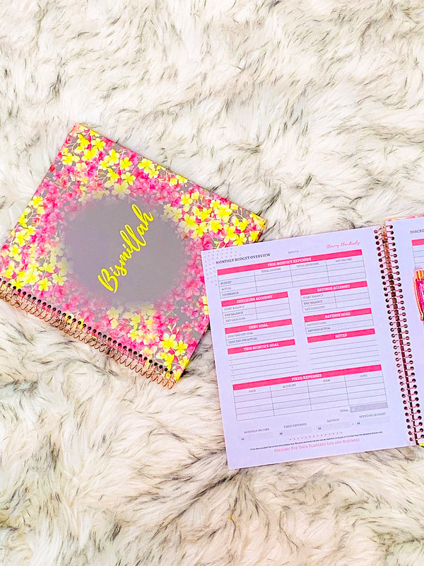 Striving Flawlessly Muslimah Planner: Undated Edition