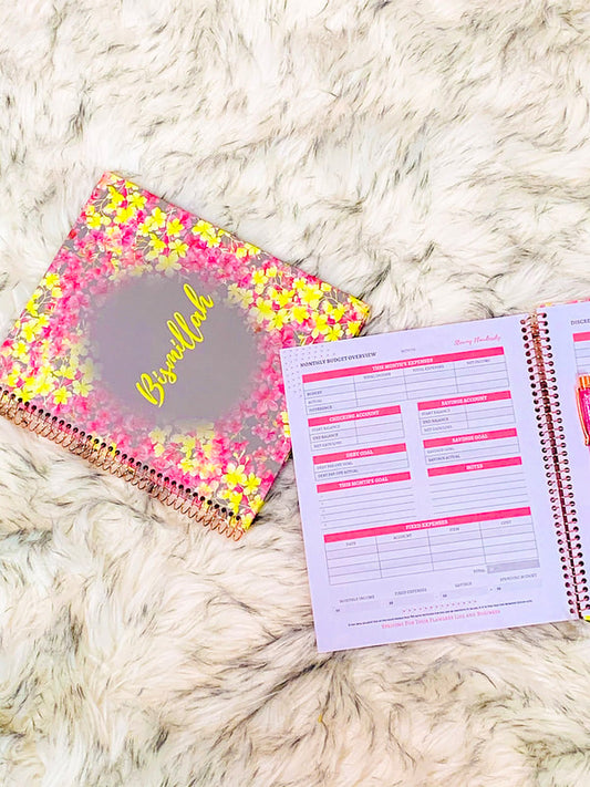 Striving Flawlessly Muslimah Planner: Undated Edition